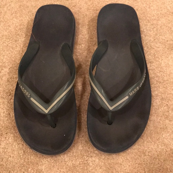 marc jacobs flip flops